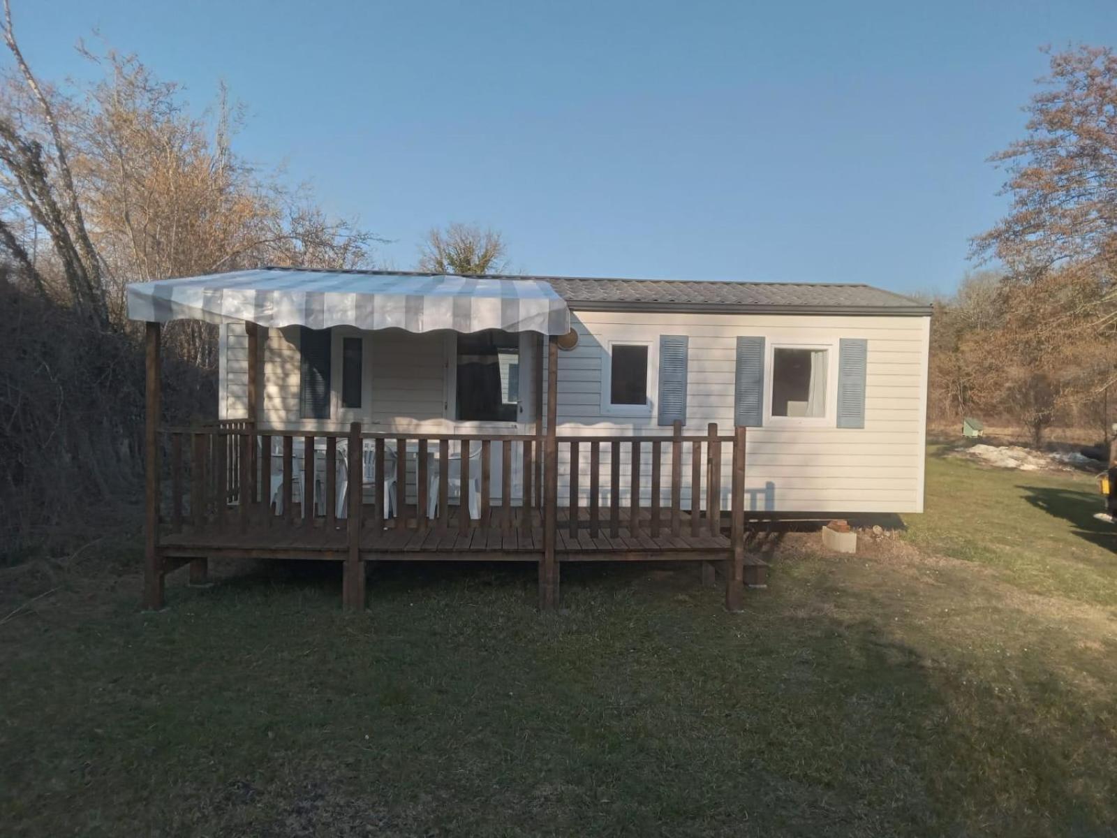Mobile Home Sleeps 4 Monsec Exterior photo