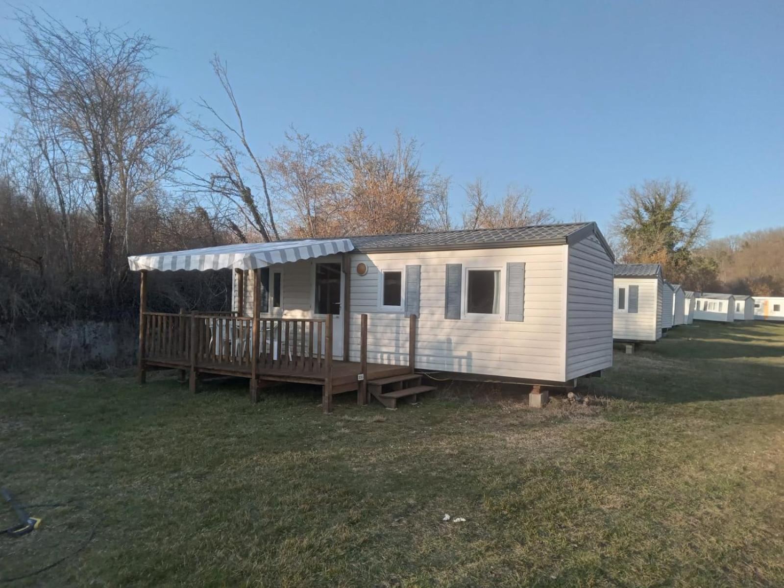 Mobile Home Sleeps 4 Monsec Exterior photo